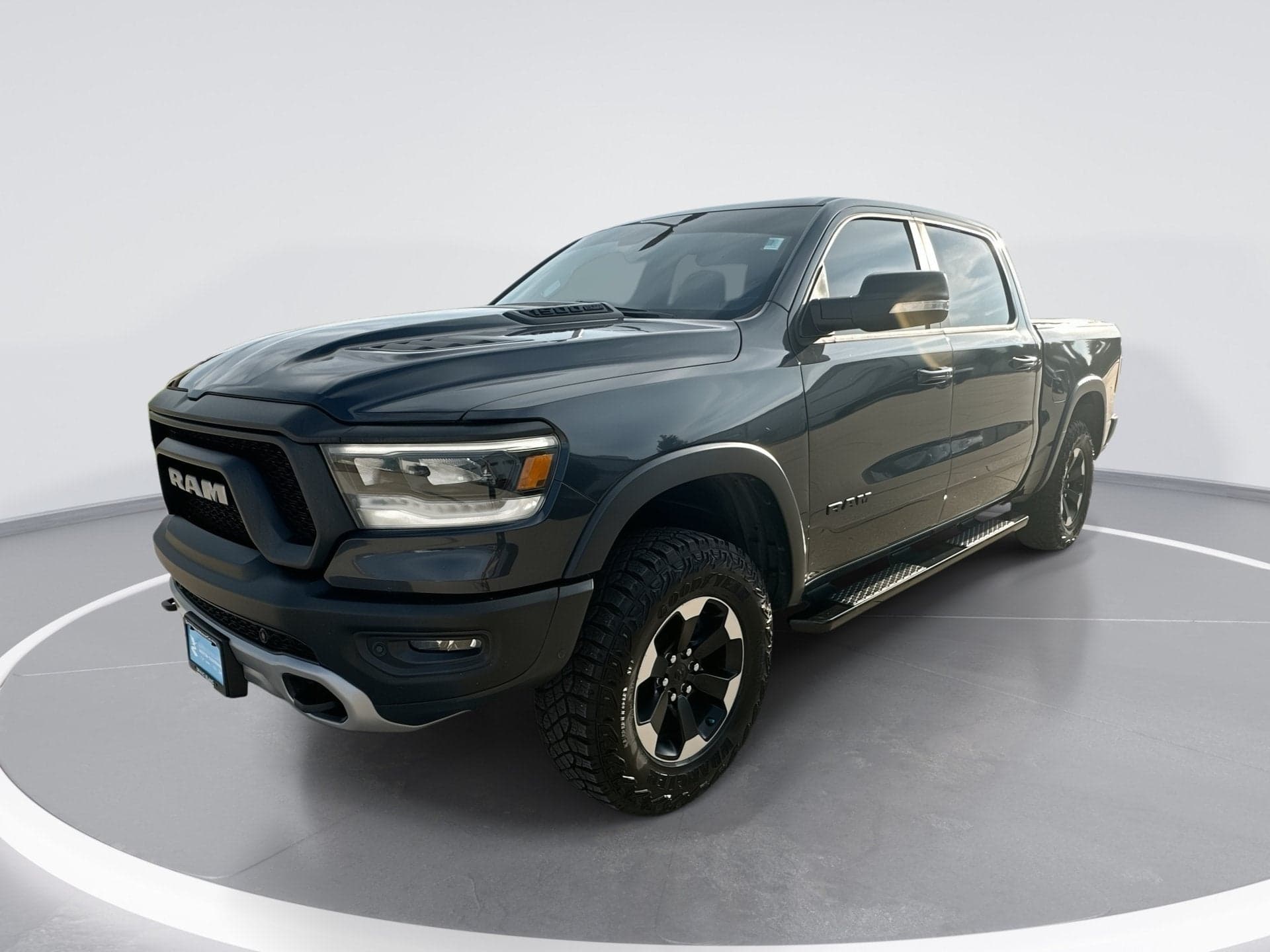 2020 RAM 1500 Rebel — photo 1 of 36