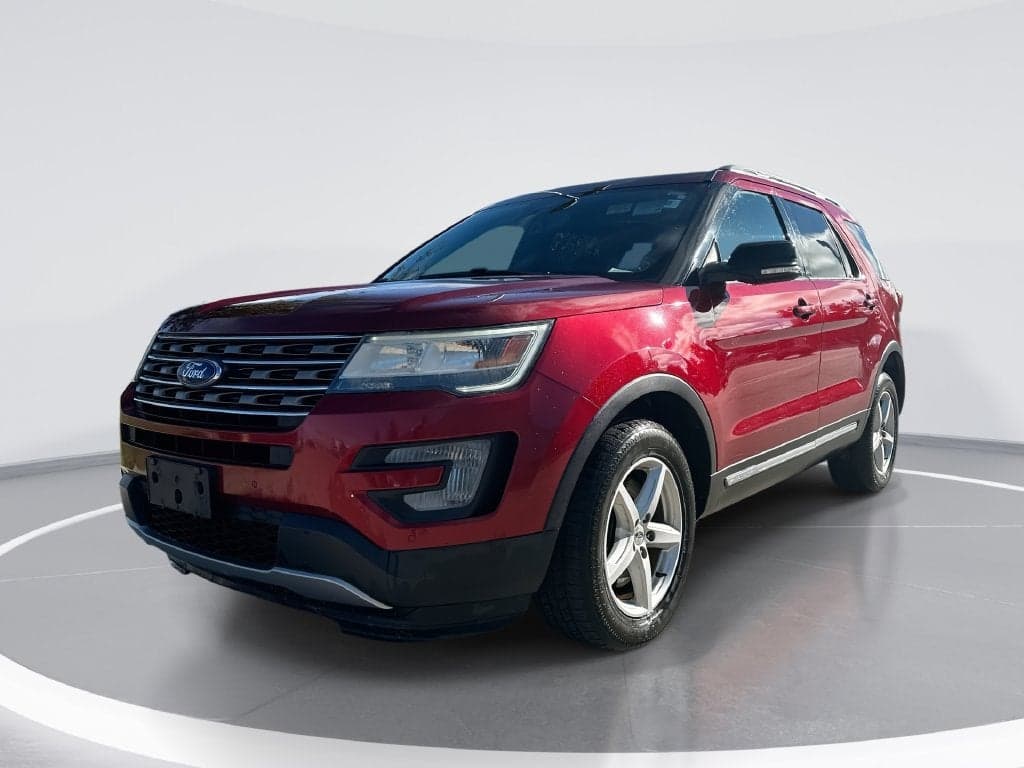 2017 Ford Explorer XLT — photo 1 of 17