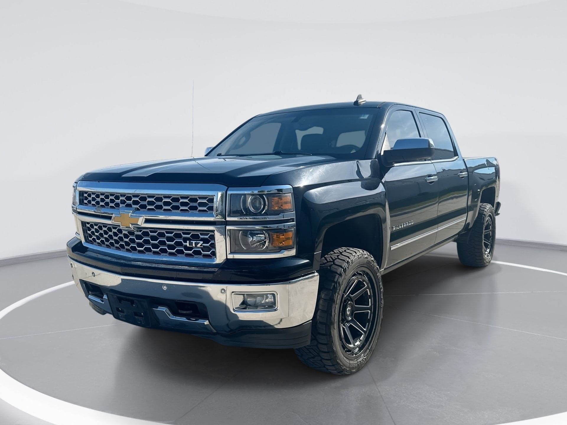 2015 Chevrolet Silverado 1500 LTZ — photo 1 of 39