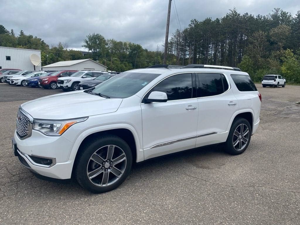 2018 GMC Acadia Denali — photo 1 of 29