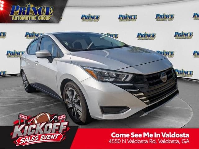 2025 Nissan Versa SV — photo 1 of 7