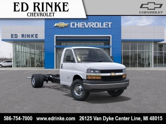 2026 Chevrolet Express Commercial Cutaway Base — photo 1 of 5