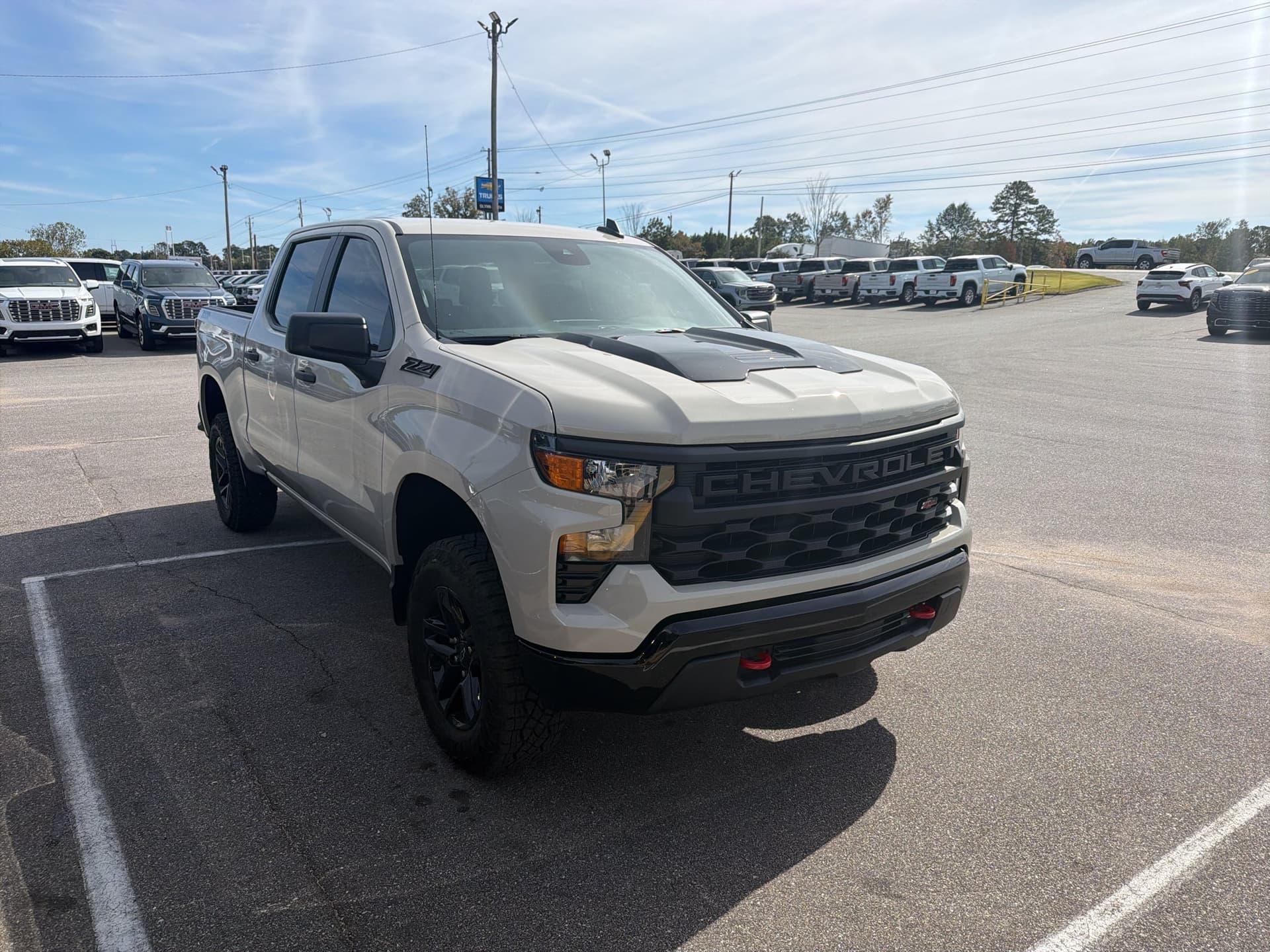 2026 Chevrolet Silverado 1500 Custom Trail Boss — photo 1 of 5