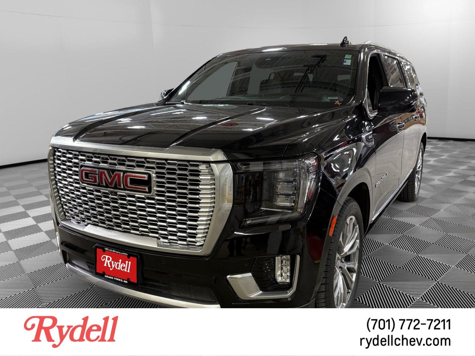 2024 GMC Yukon XL Denali — photo 1 of 6