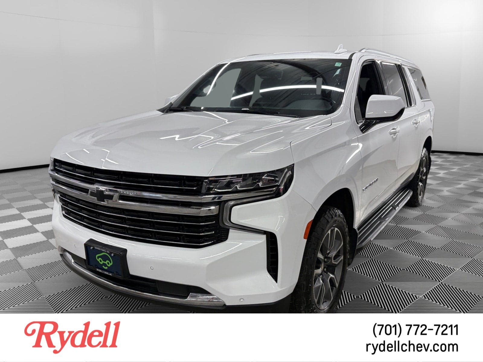 2022 Chevrolet Suburban LT — photo 1 of 5
