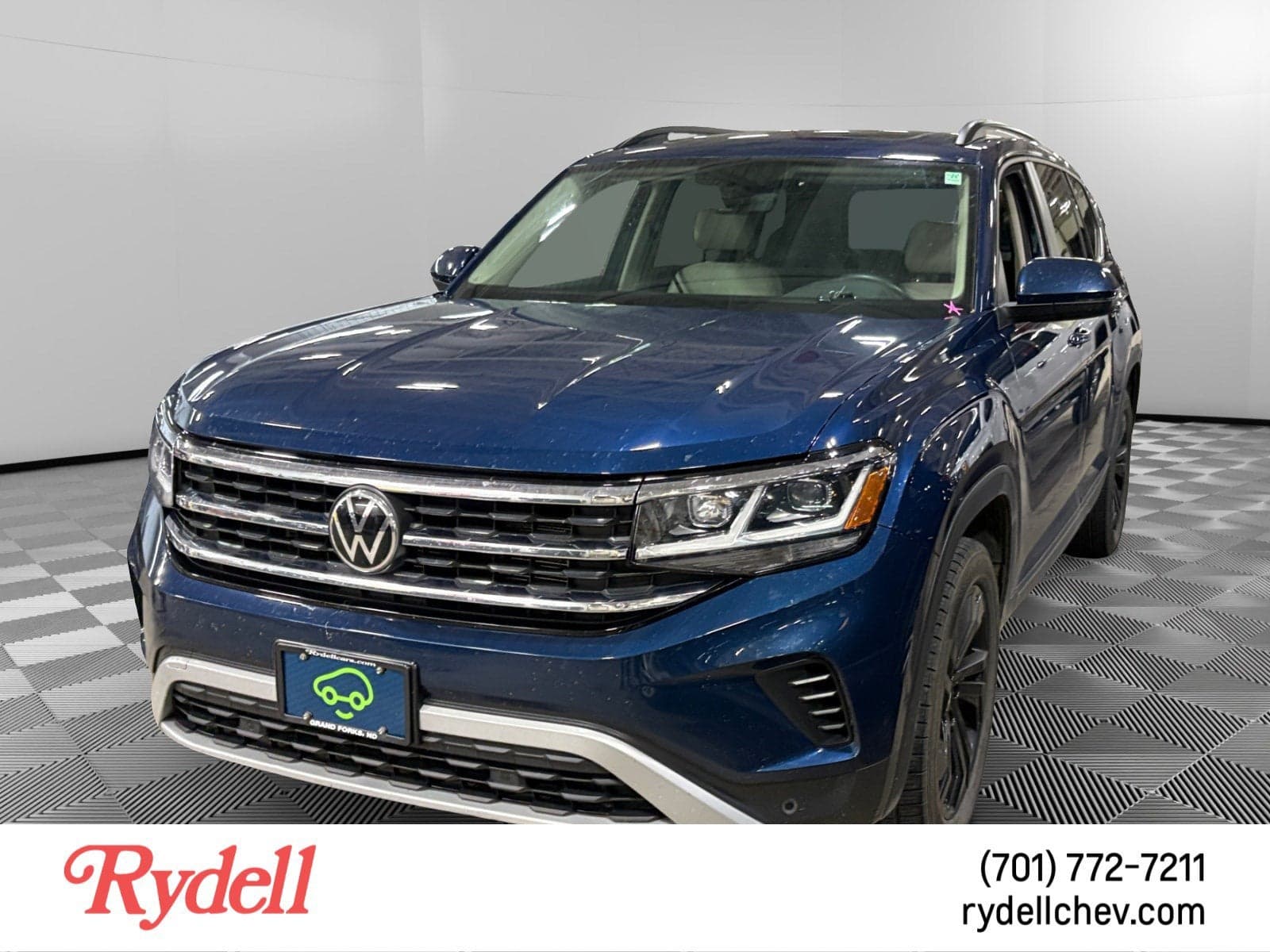 2022 Volkswagen Atlas 3.6L V6 SE w/Technology — photo 1 of 6