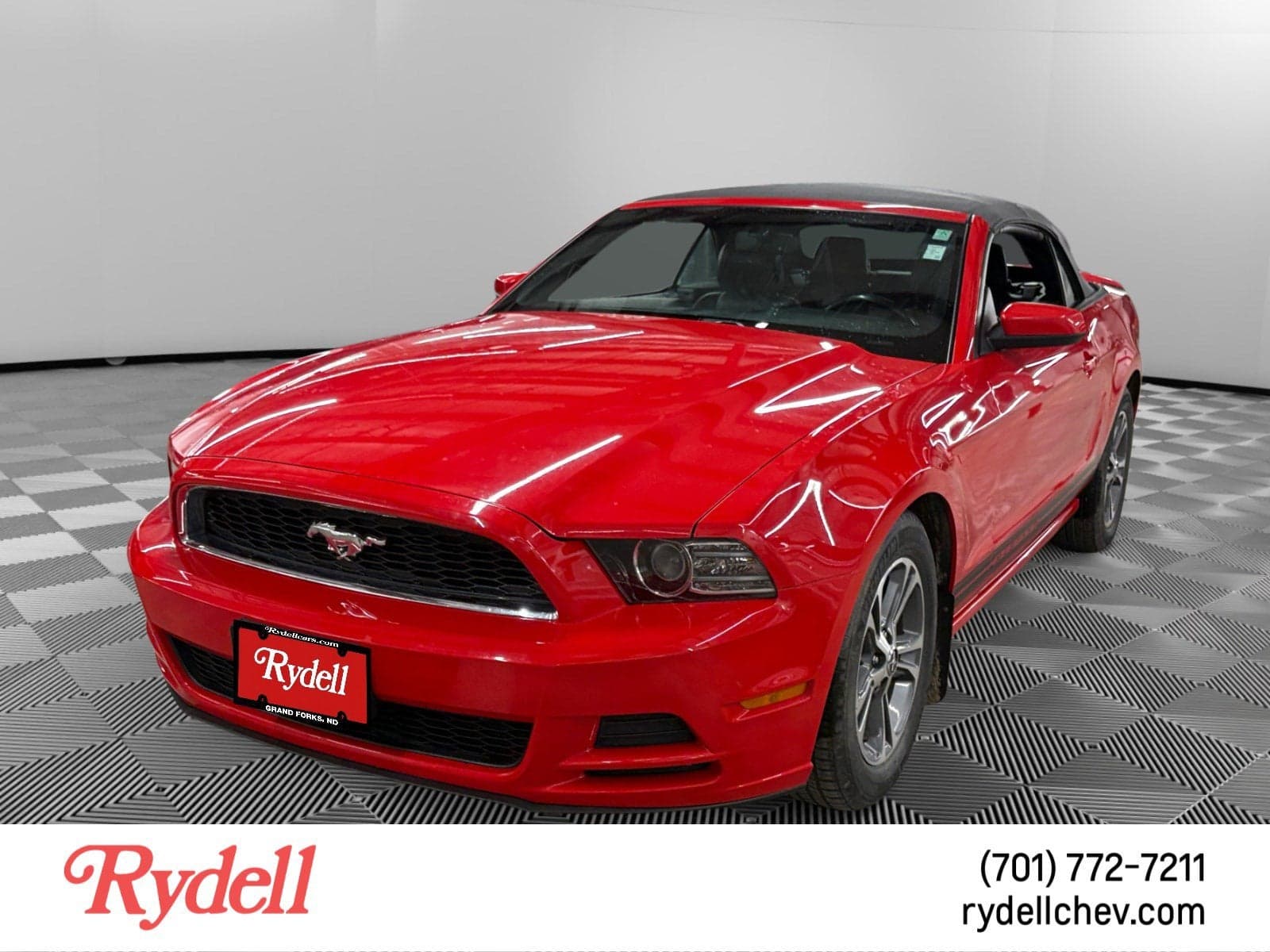 2014 Ford Mustang V6 — photo 1 of 5