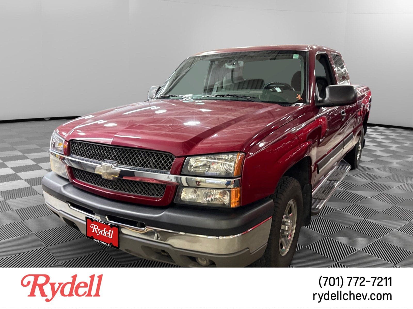 2004 Chevrolet Silverado 1500 LS — photo 1 of 6