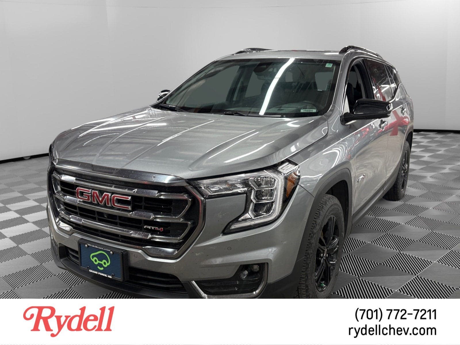 2023 GMC Terrain AT4 — photo 1 of 5
