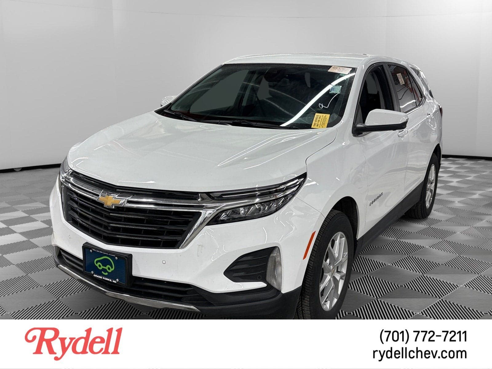 2024 Chevrolet Equinox LT — photo 1 of 5