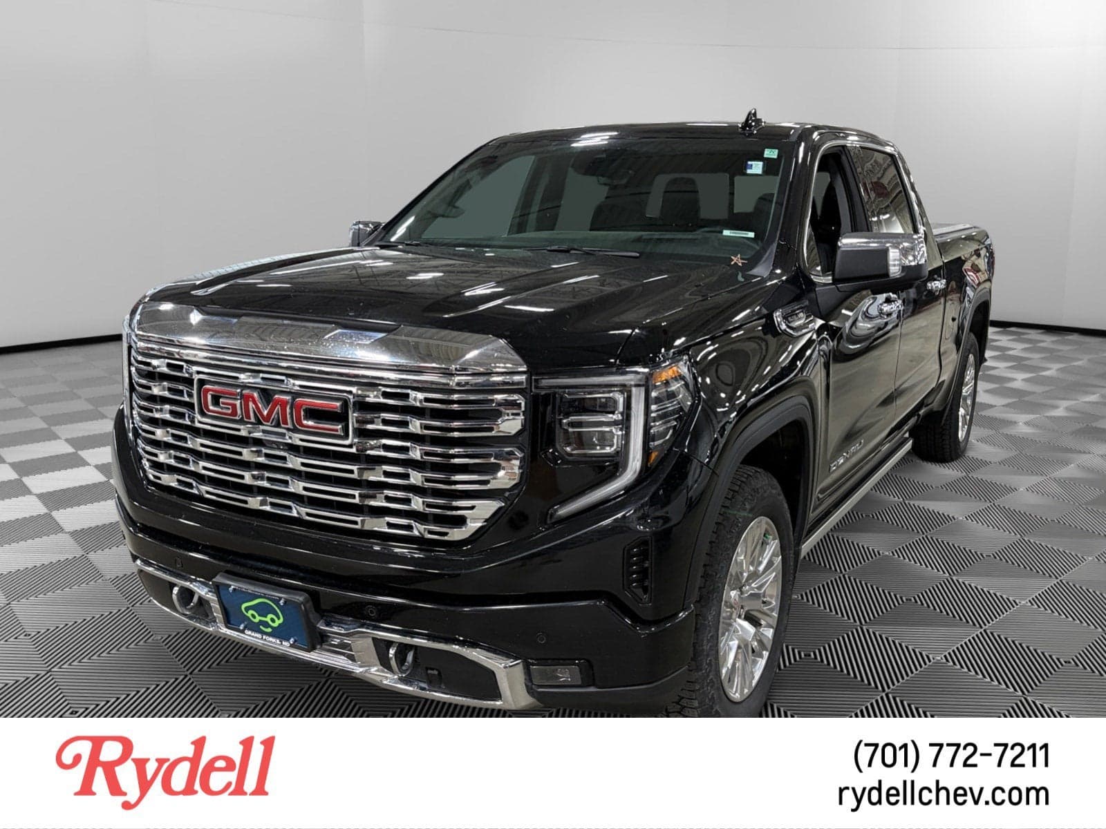 2023 GMC Sierra 1500 Denali — photo 1 of 6
