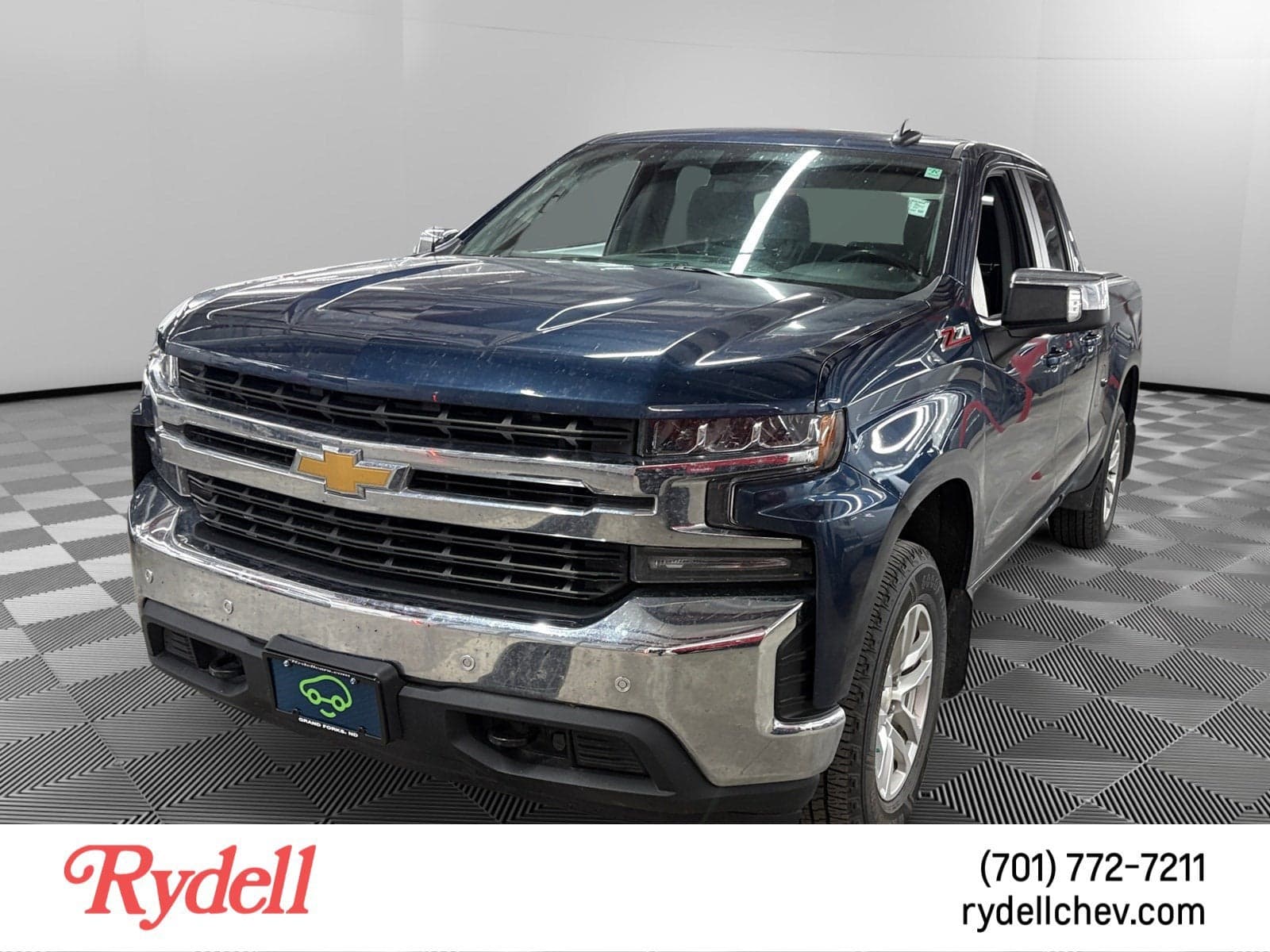 2020 Chevrolet Silverado 1500 LT — photo 1 of 5