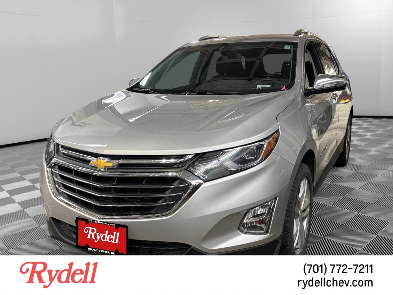 2019 Chevrolet Equinox Premier — photo 1 of 6