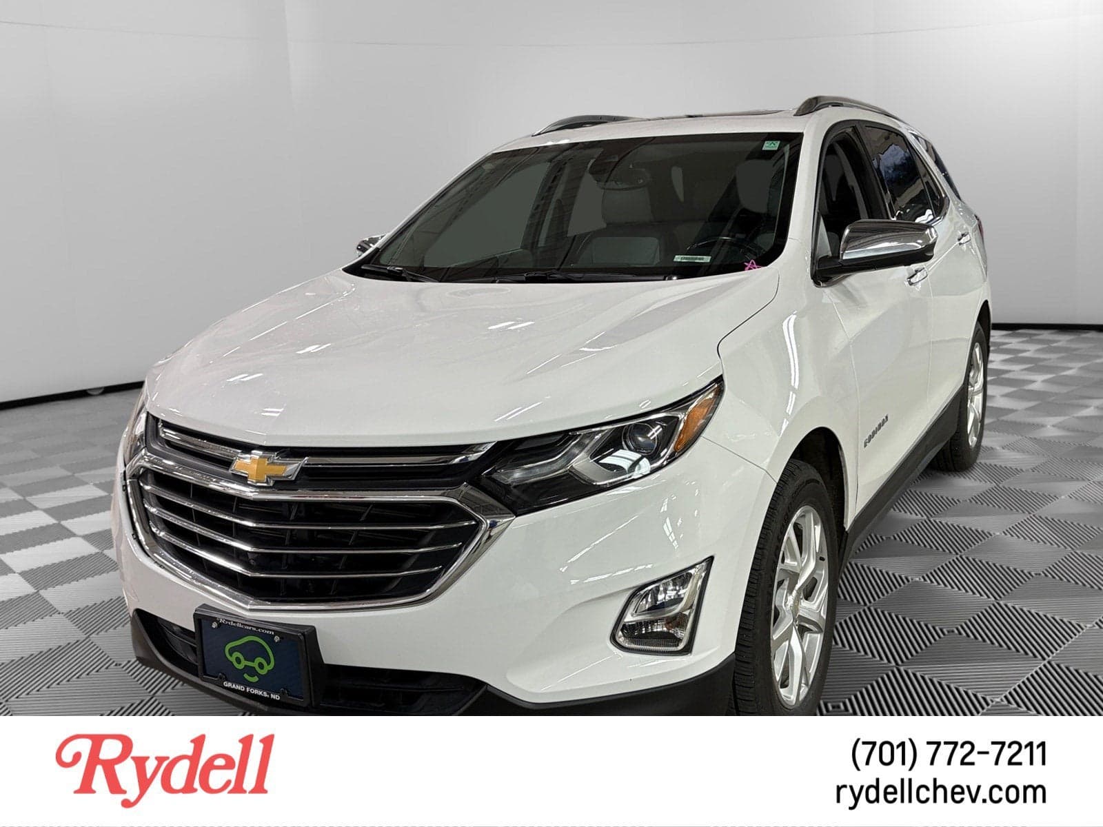 2021 Chevrolet Equinox Premier — photo 1 of 6