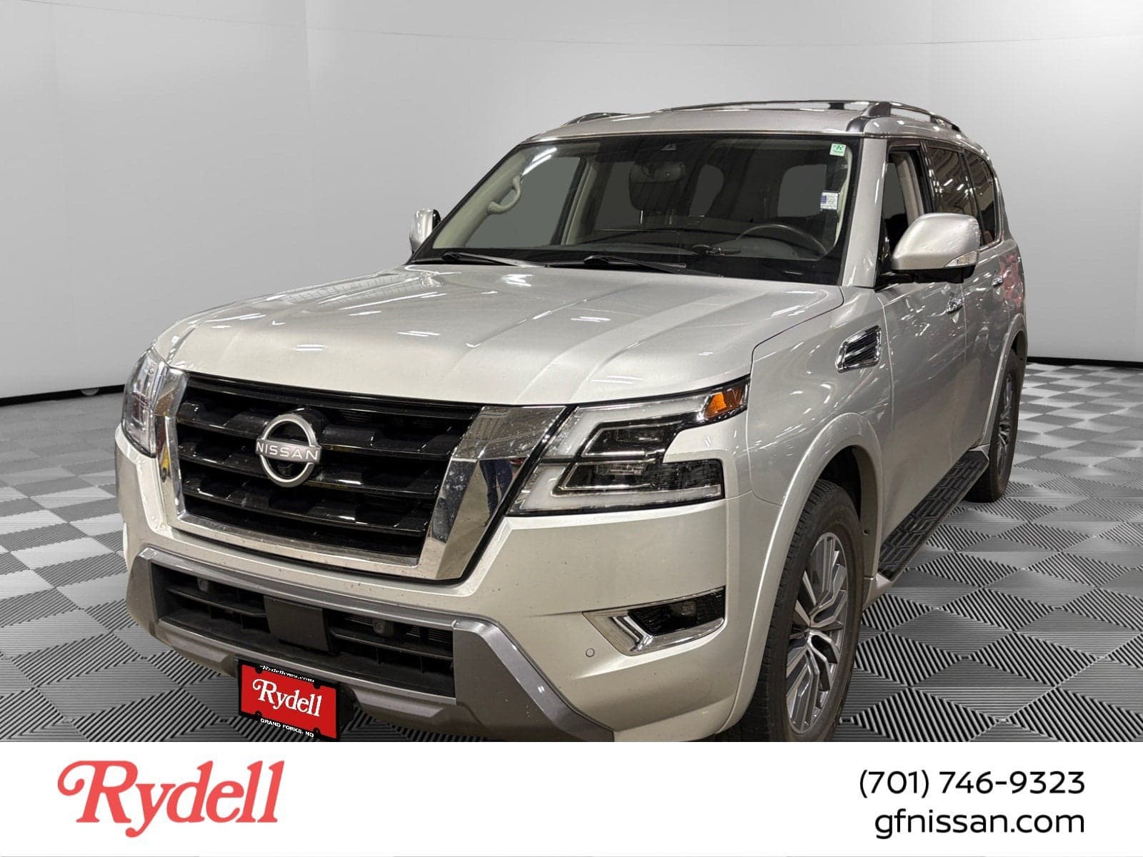 2022 Nissan Armada Platinum — photo 1 of 6