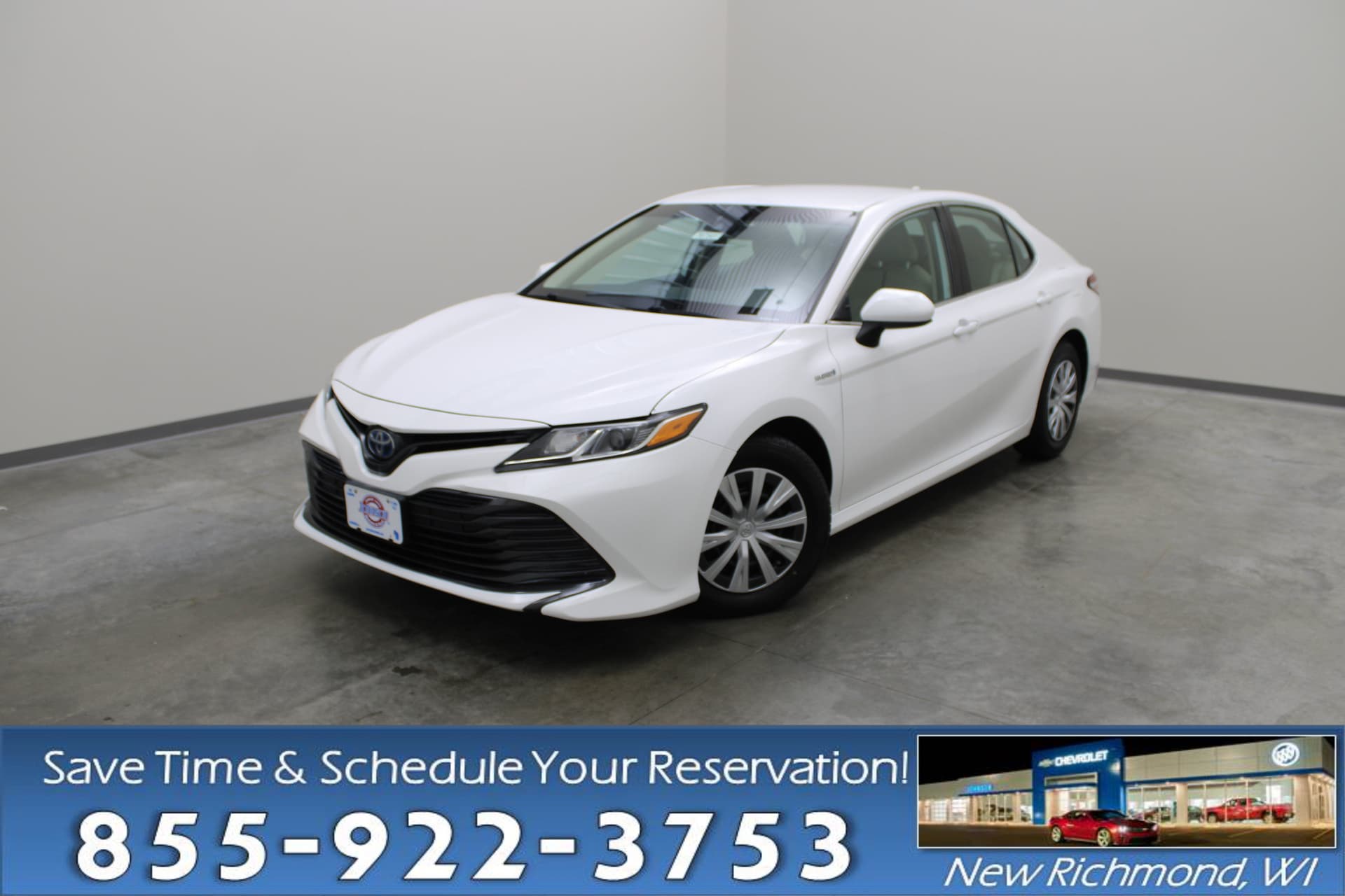 2019 Toyota Camry Hybrid LE — photo 1 of 32