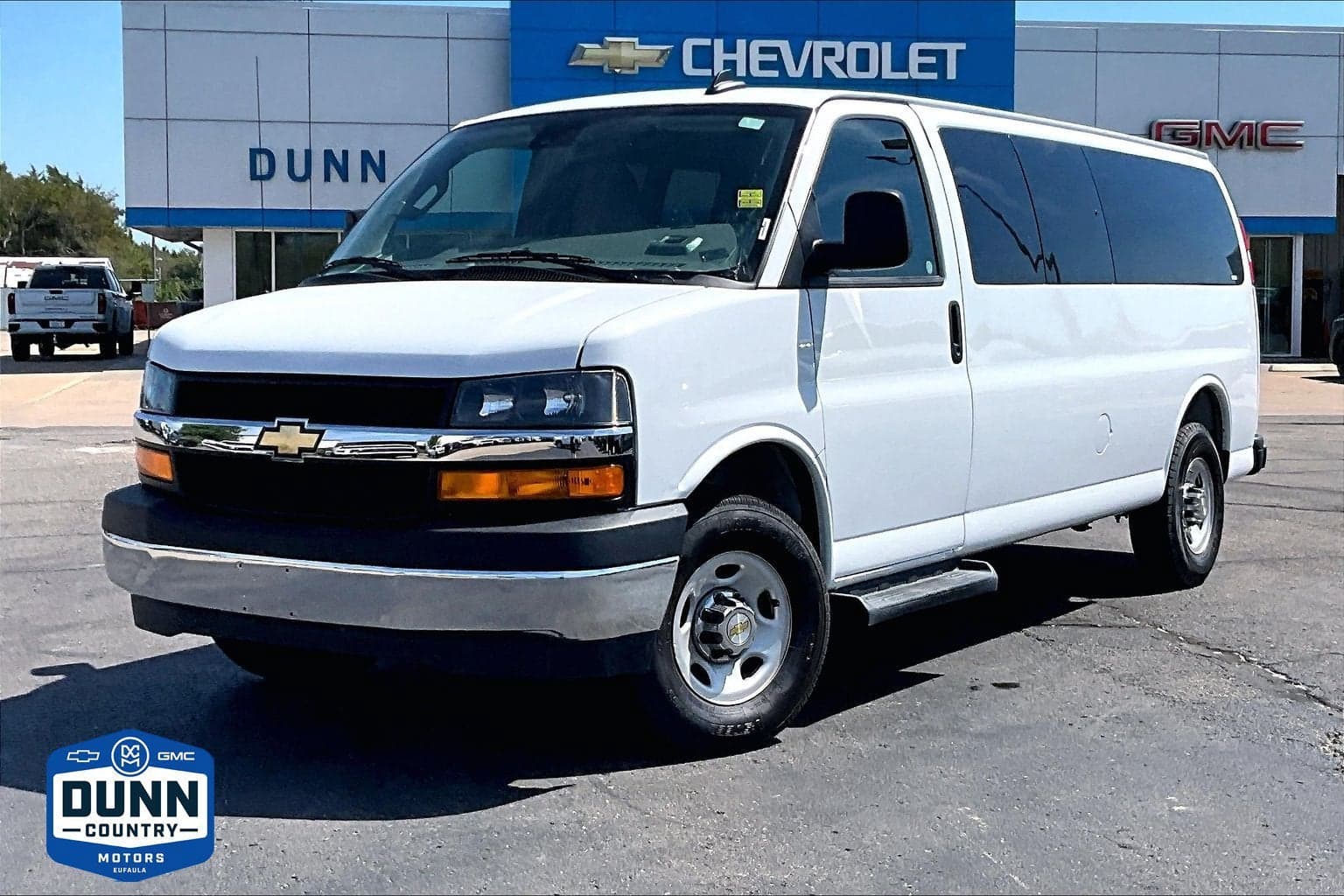 2025 Chevrolet Express Passenger Base — photo 1 of 31
