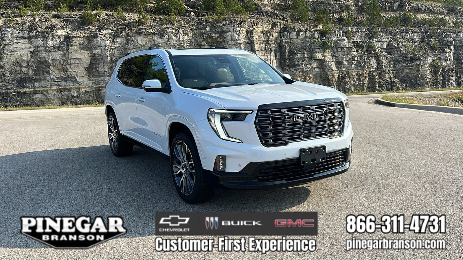 2027 GMC Acadia Base — photo 1 of 5