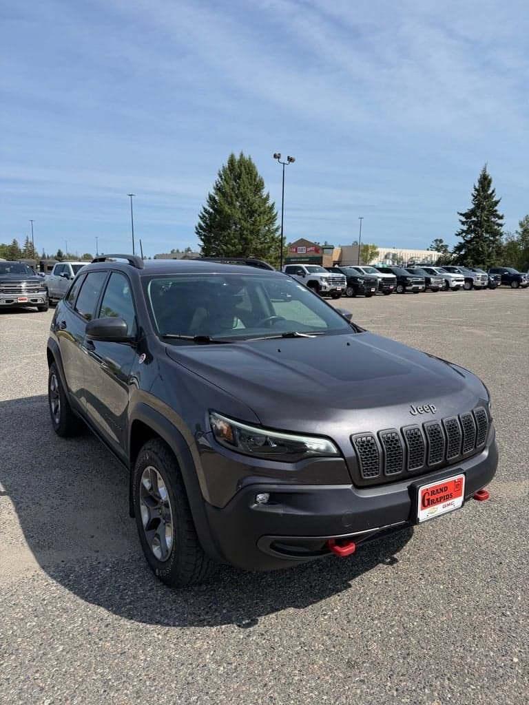 2019 Jeep Cherokee Trailhawk — photo 1 of 10