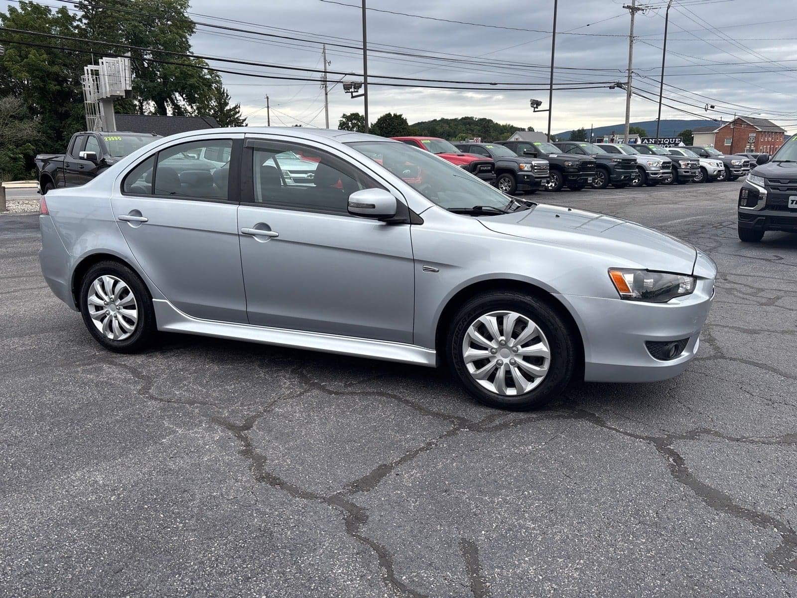2015 Mitsubishi Lancer ES — photo 1 of 38