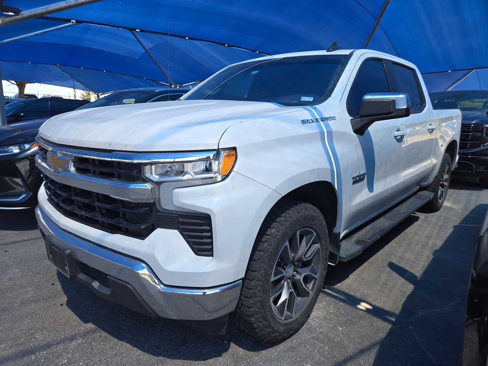 2023 Chevrolet Silverado 1500 LT — photo 1 of 5