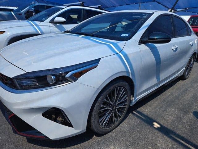 2023 Kia Forte GT-Line — photo 1 of 4