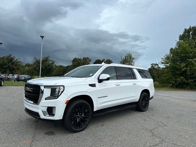 2024 GMC Yukon XL SLE — photo 1 of 25