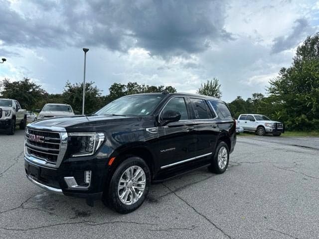2024 GMC Yukon SLT — photo 1 of 5