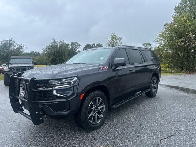 2022 Chevrolet Suburban Z71 — photo 1 of 24