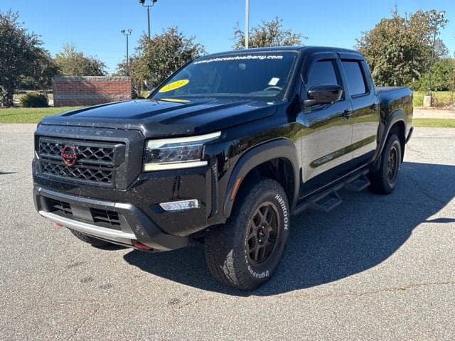 2023 Nissan Frontier PRO-4X — photo 1 of 5
