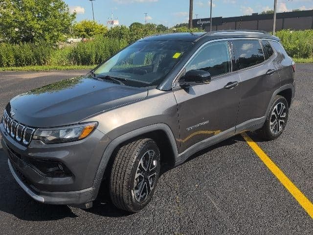 2022 Jeep Compass Limited — photo 1 of 20
