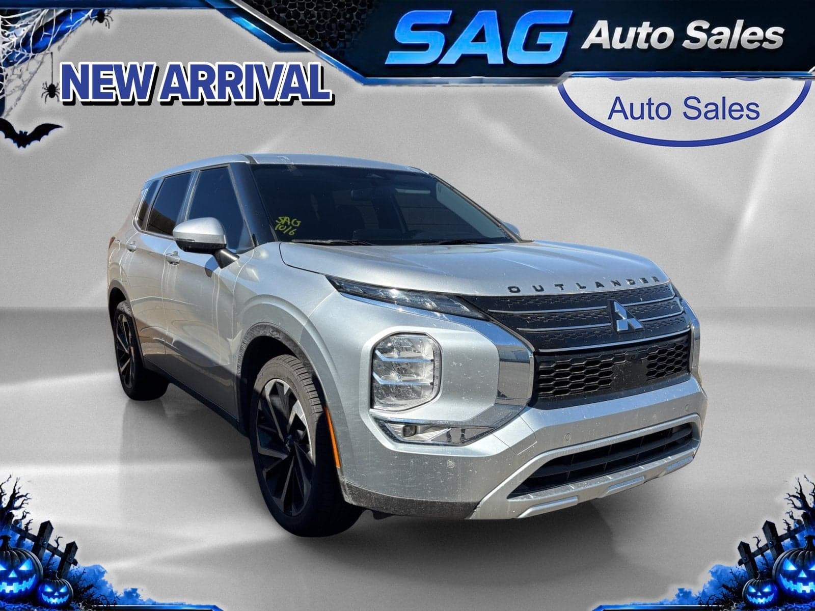 2023 Mitsubishi Outlander Base — photo 1 of 5