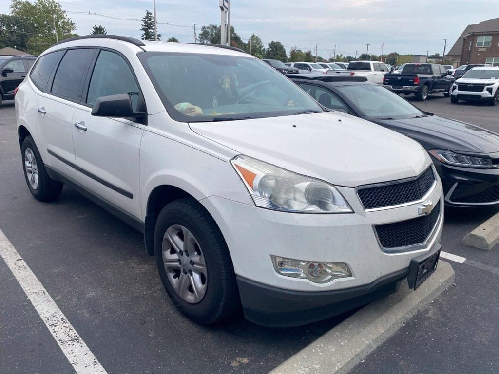 2012 Chevrolet Traverse LS — photo 1 of 3