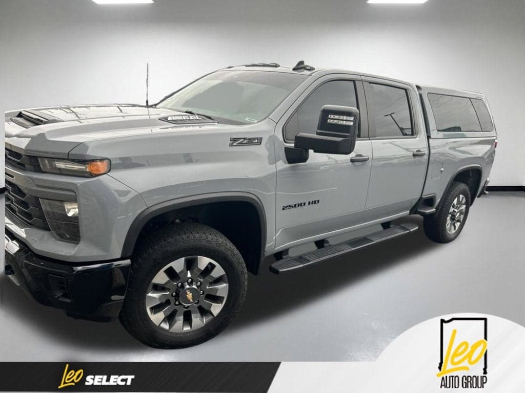 2024 Chevrolet Silverado 2500HD Custom — photo 1 of 14