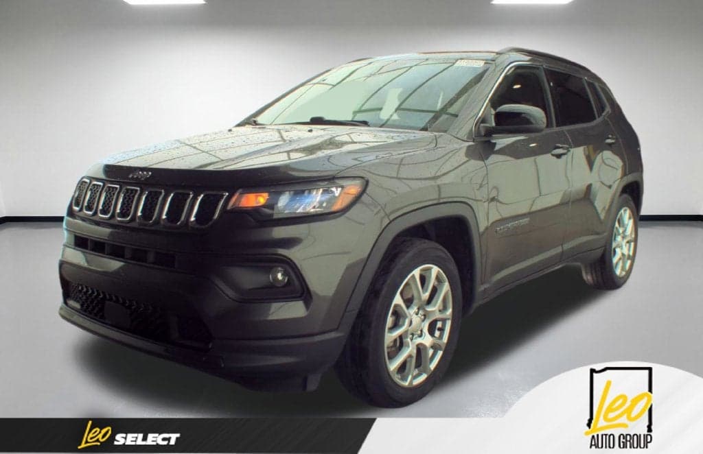 2023 Jeep Compass Latitude Lux — photo 1 of 3