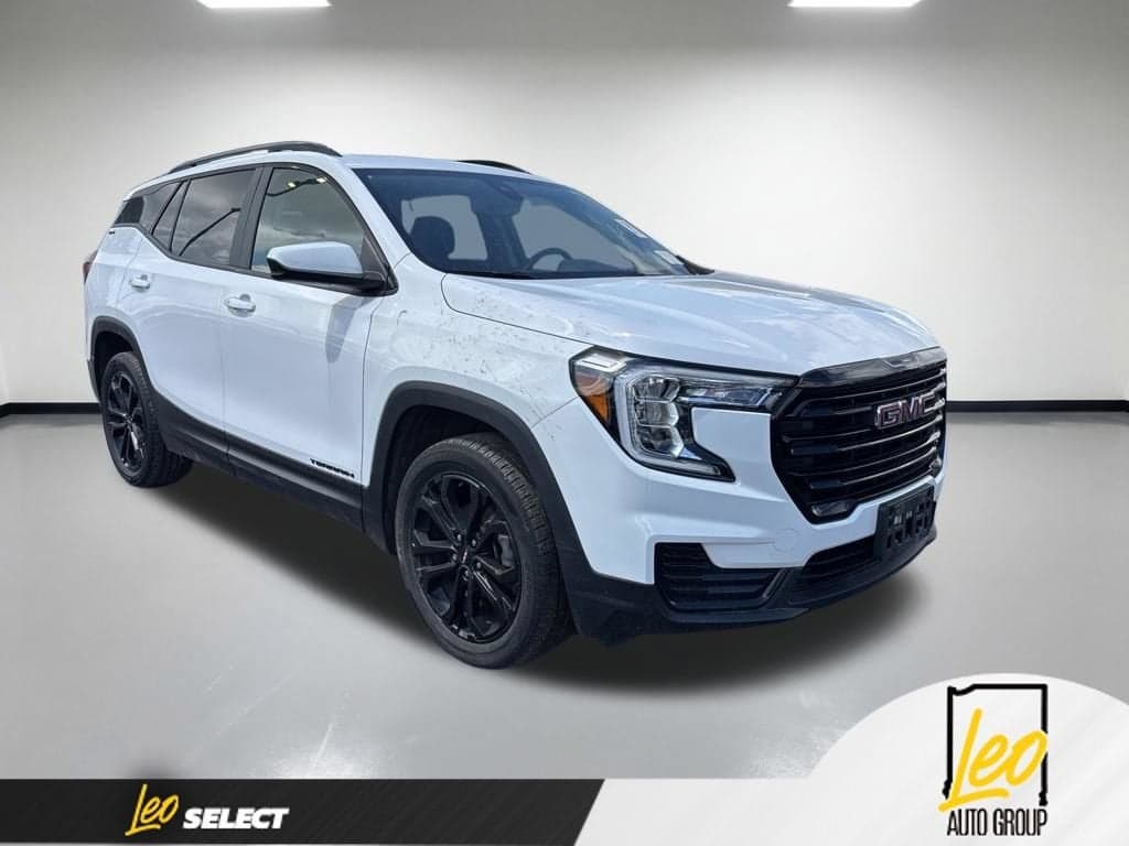2022 GMC Terrain SLE — photo 1 of 2