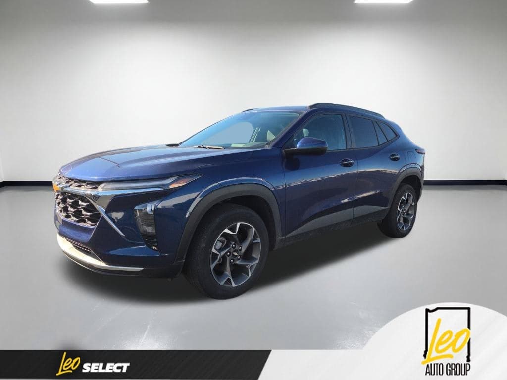 2024 Chevrolet Trax LT — photo 1 of 11