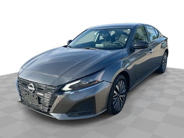 2025 Nissan Altima SV — photo 1 of 5
