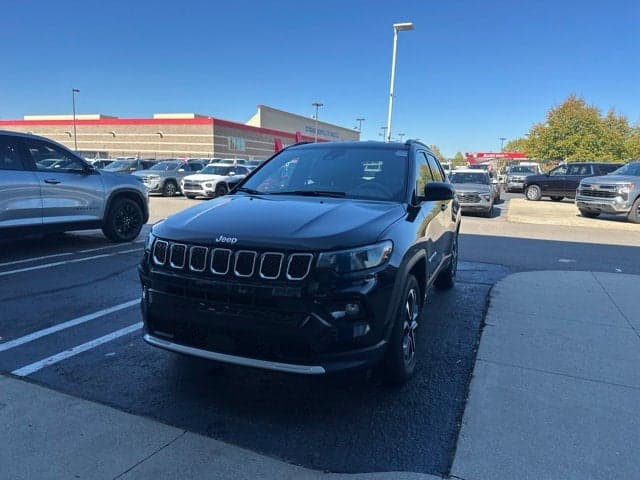 2023 Jeep Compass Limited — photo 1 of 5