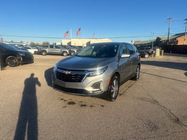 2024 Chevrolet Equinox LT — photo 1 of 5