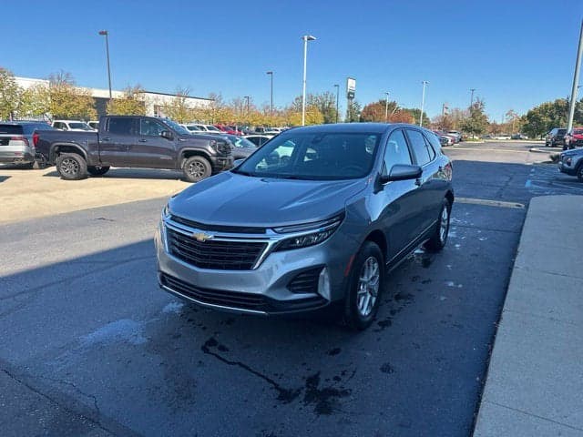 2023 Chevrolet Equinox LT — photo 1 of 5