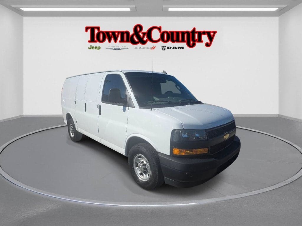 2022 Chevrolet Express Cargo Van Base — photo 1 of 4