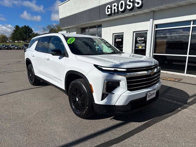 2026 Chevrolet Traverse AWD LT — photo 1 of 5