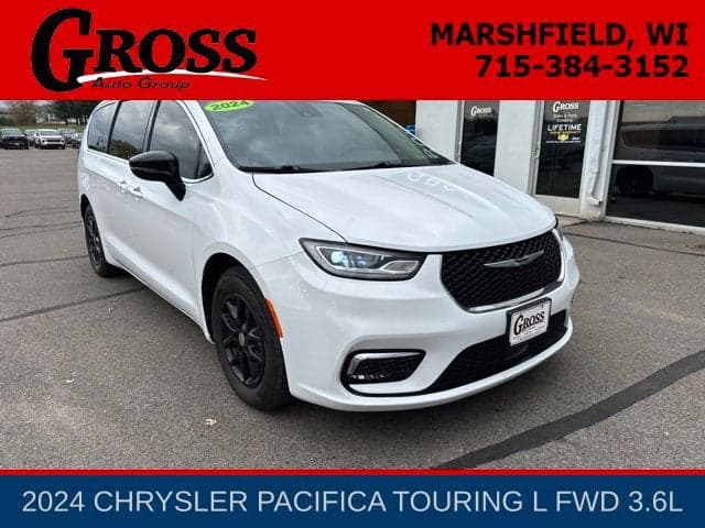 2024 Chrysler Pacifica Touring L — photo 1 of 5