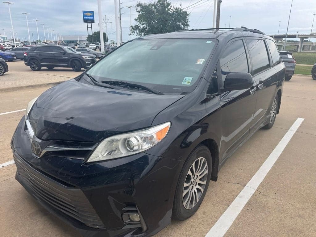 2020 Toyota Sienna XLE Premium — photo 1 of 27