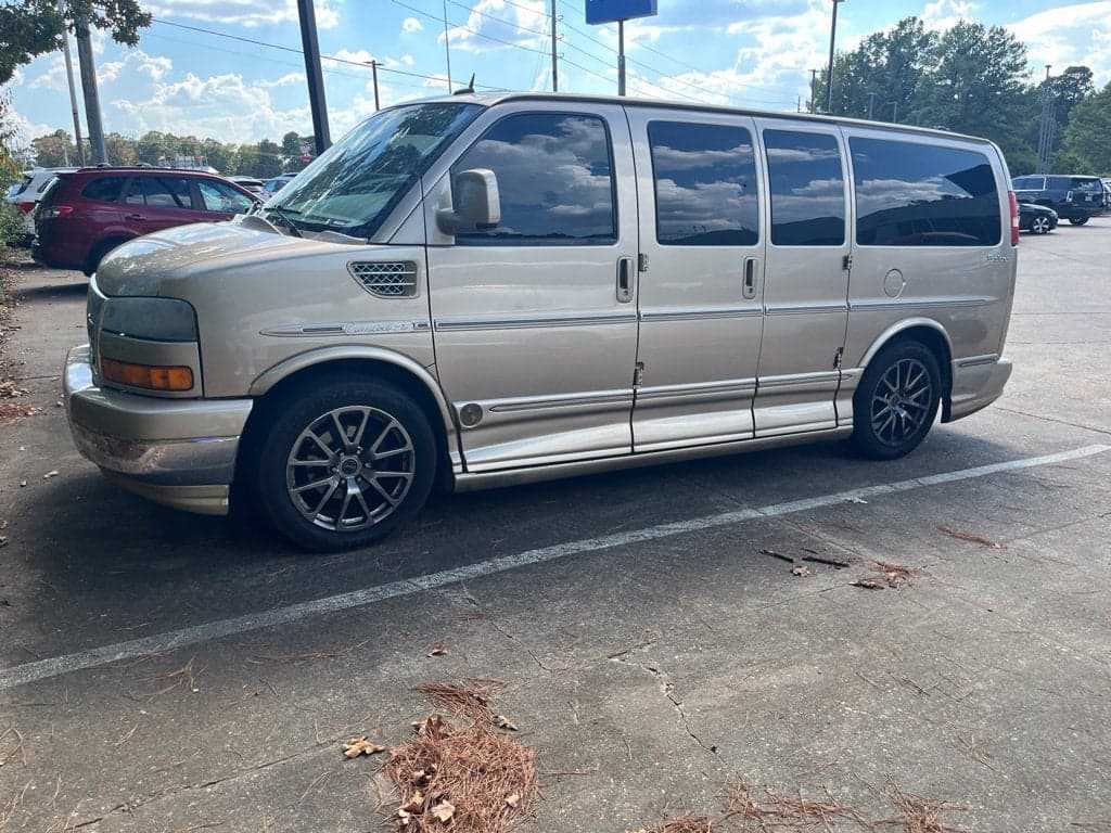 2012 GMC Savana Cargo Van Base — photo 1 of 11