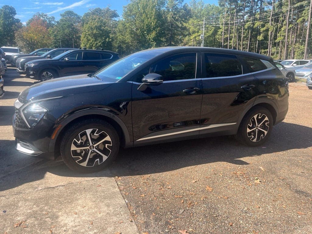 2023 Kia Sportage EX — photo 1 of 5