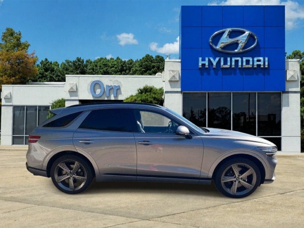 2023 Genesis GV70 2.5T — photo 1 of 5