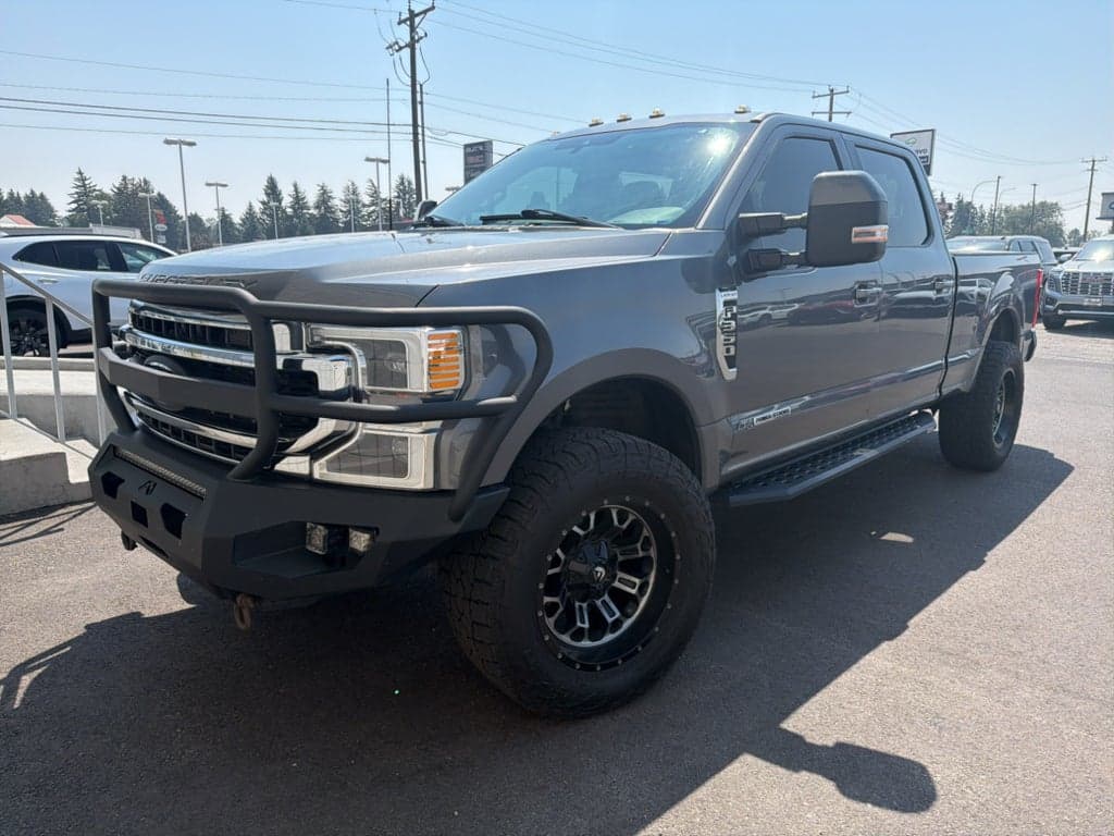 2022 Ford Super Duty F-350 SRW LARIAT — photo 1 of 8