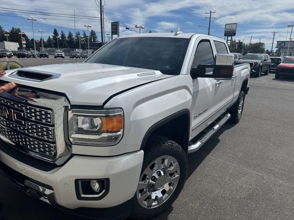 2019 GMC Sierra 2500HD Denali — photo 1 of 5